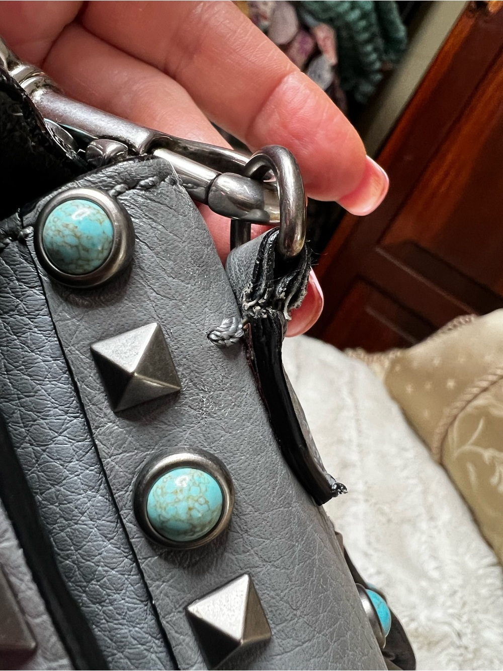 VALENTINO GARAVANI GUITAR ROCKSTUD ROLLING TURQUOISE STUDDED GRAY CROSSBODY BAG - Picture 15 of 17